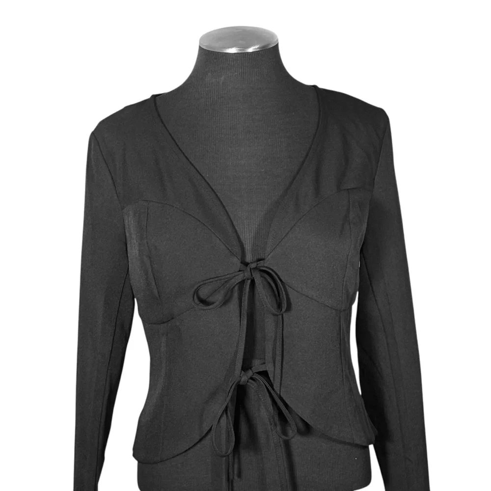 Fashion Nova - Kataya Tie Front Long Sleeve Black Top – Medium – NWT - Picture 3 of 12